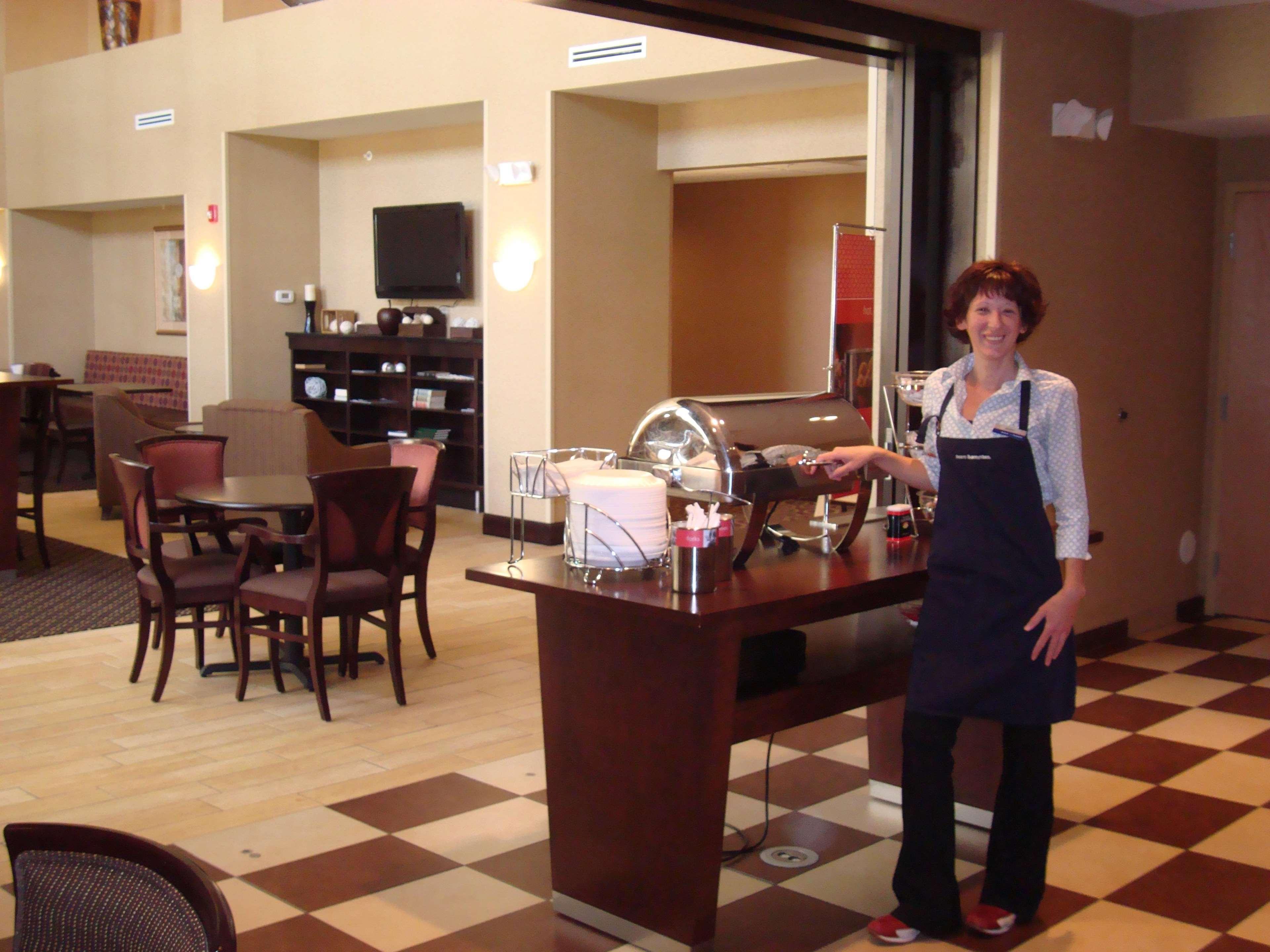 Hampton Inn & Suites Rochester-North Restaurant photo