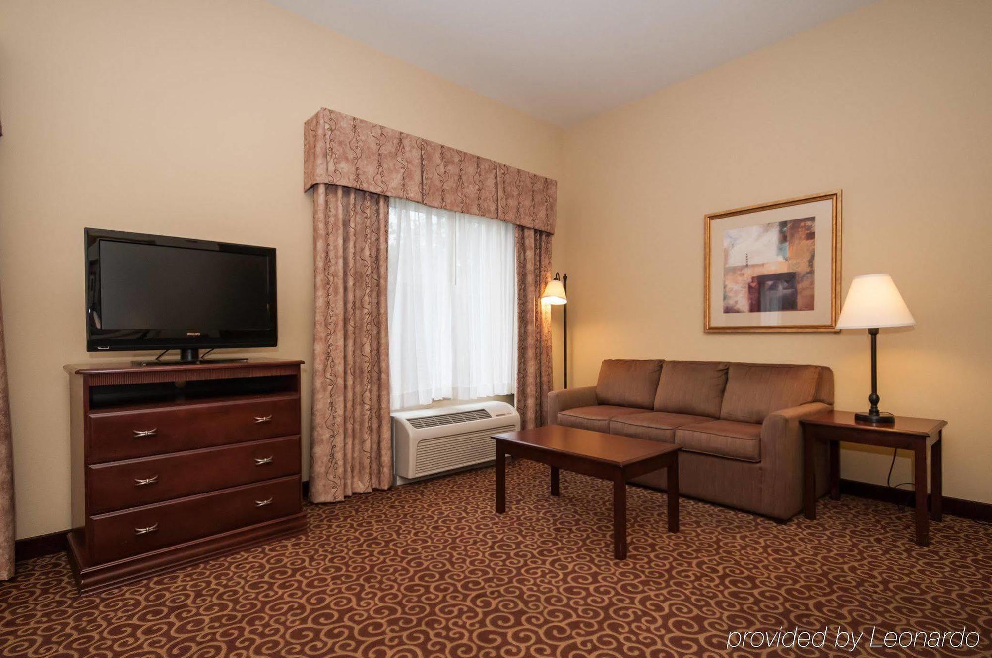 Hampton Inn & Suites Rochester-North Exterior photo