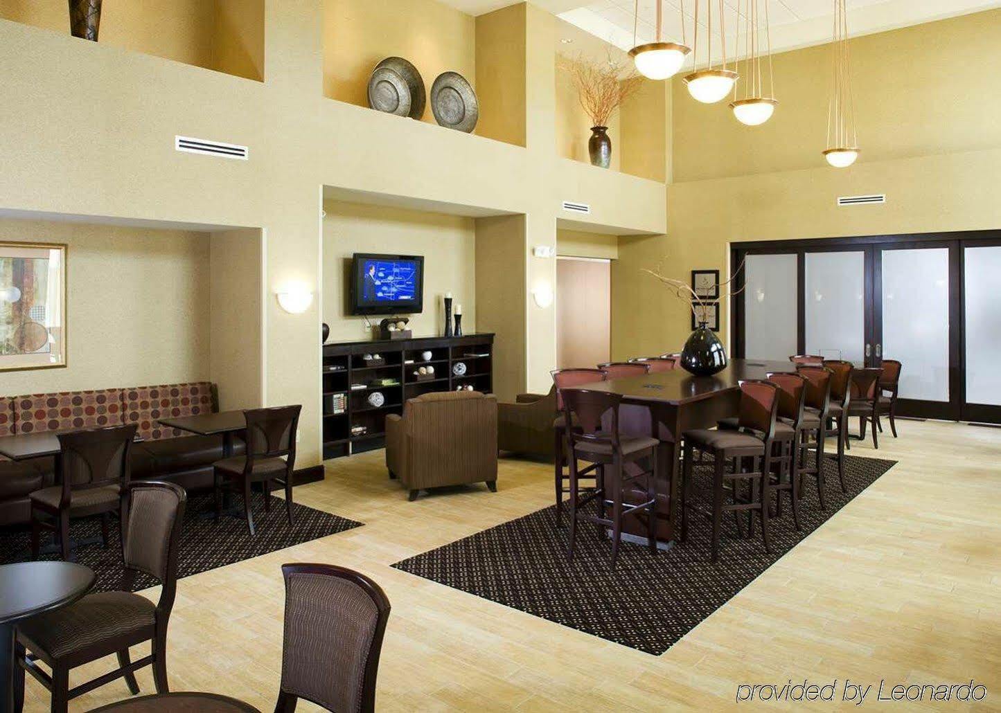 Hampton Inn & Suites Rochester-North Exterior photo